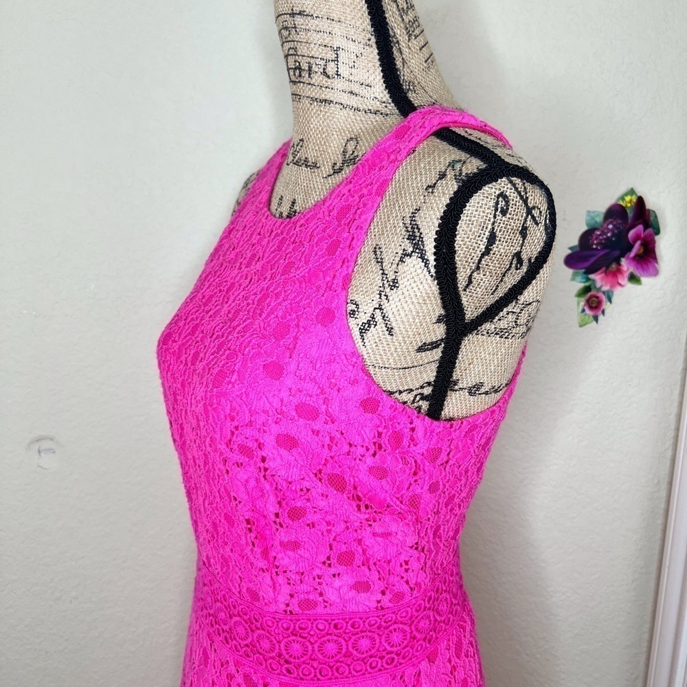 Laundry by Shelli Segal Crochet Lace Bright Pink Sleeveless Dress Size 6 - Picture 4 of 8